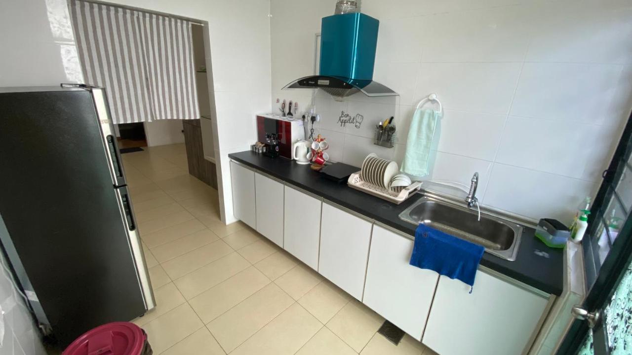 Roxy Apartment Kuching Exterior foto