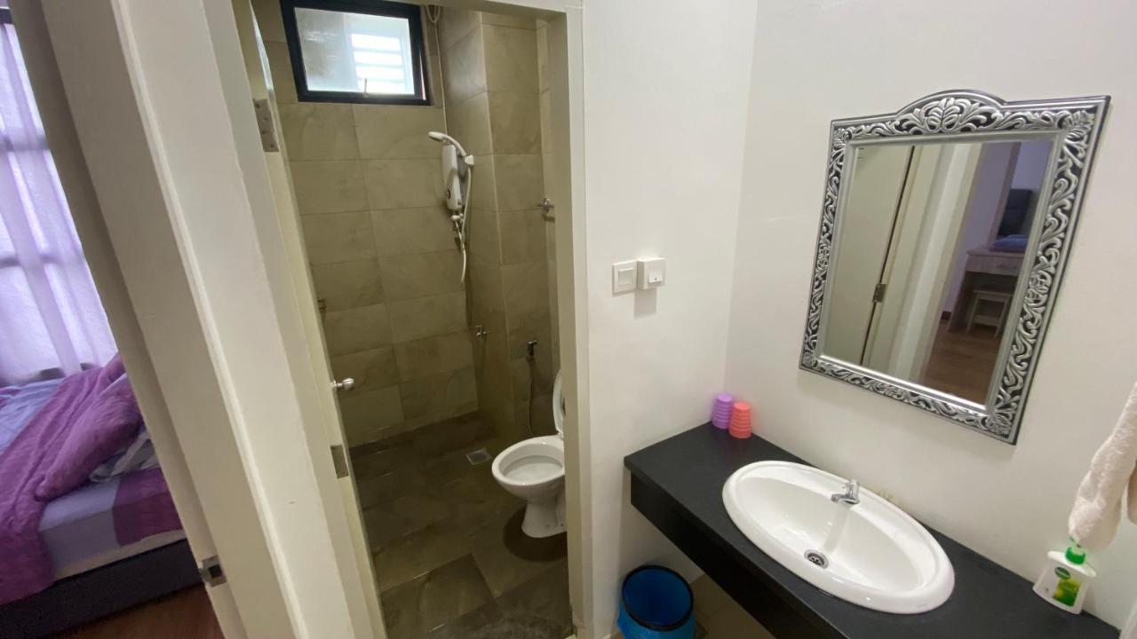Roxy Apartment Kuching Exterior foto
